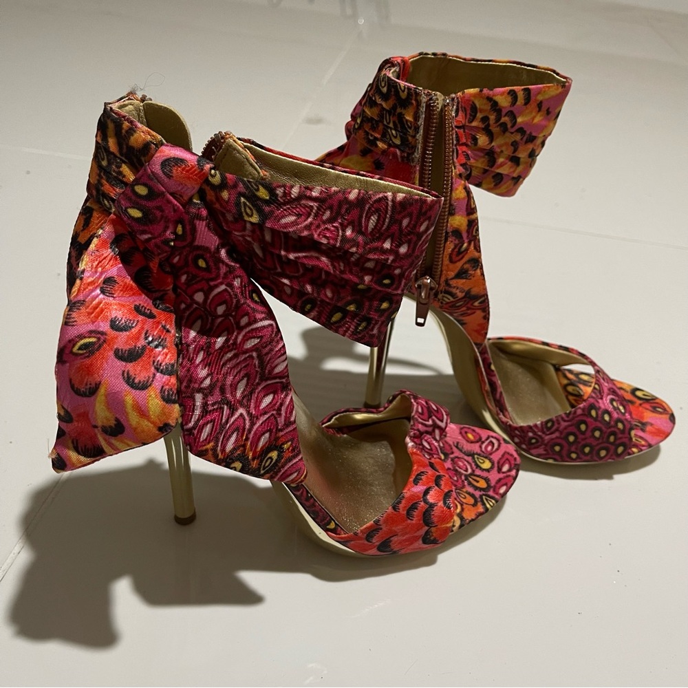 Gold Paisley Bow Stiletto Heels